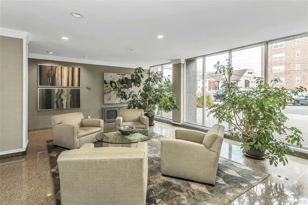25 Neptune Boulevard Long Beach NY 11561