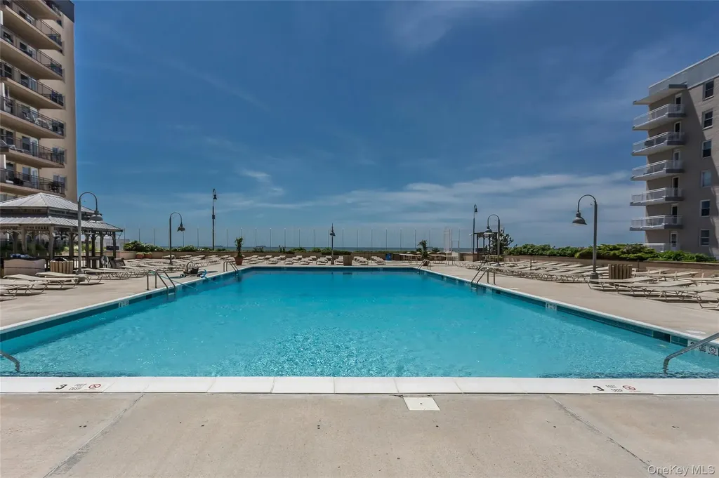 25 Neptune Boulevard Long Beach NY 11561