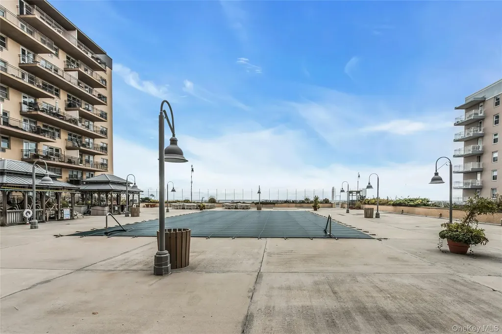25 Neptune Boulevard Long Beach NY 11561