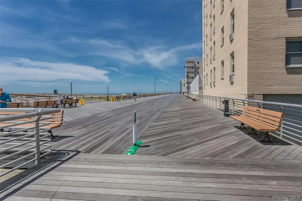 25 Neptune Boulevard Long Beach NY 11561