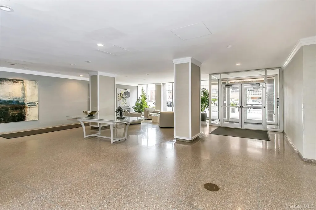 25 Neptune Boulevard Long Beach NY 11561