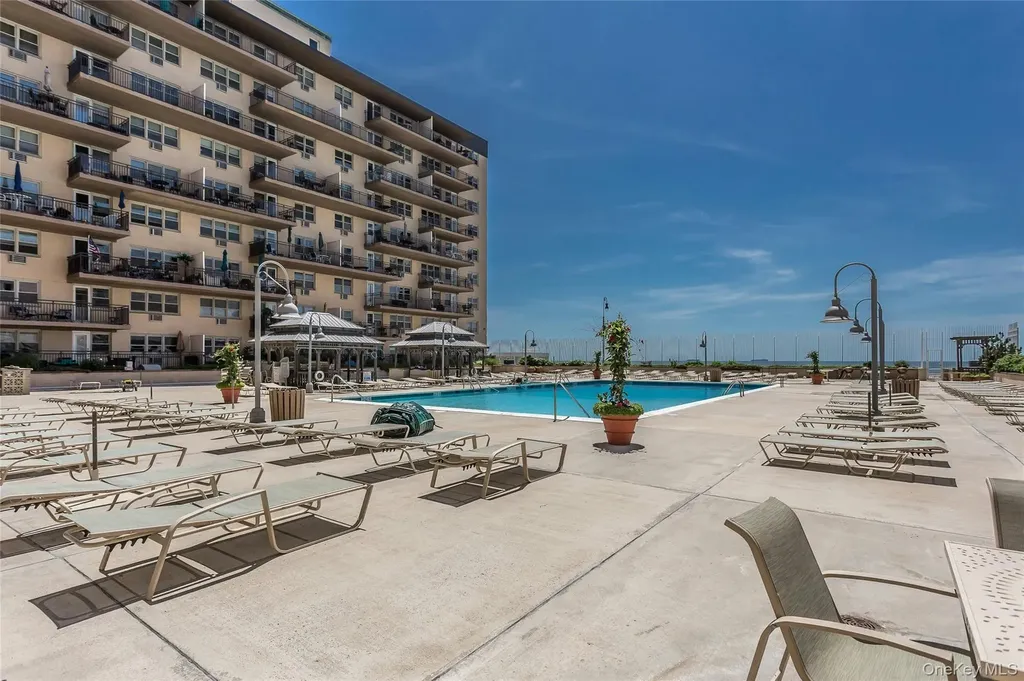 25 Neptune Boulevard Long Beach NY 11561