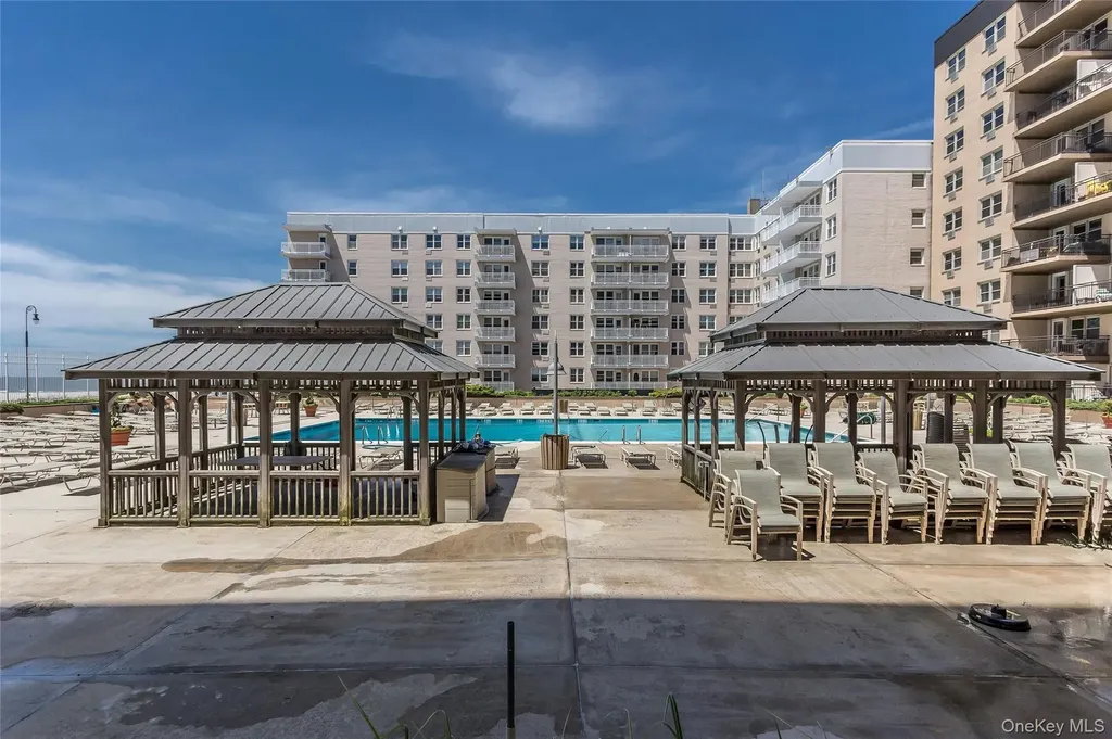25 Neptune Boulevard Long Beach NY 11561