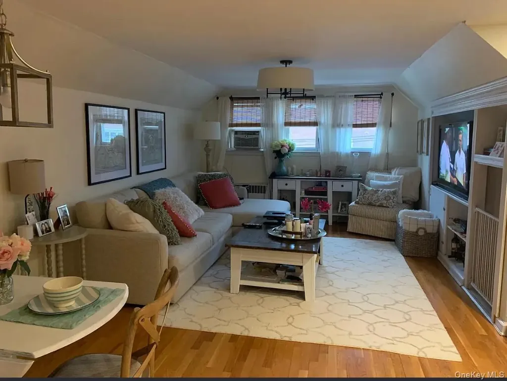 509 Neptune Boulevard Long Beach NY 11561