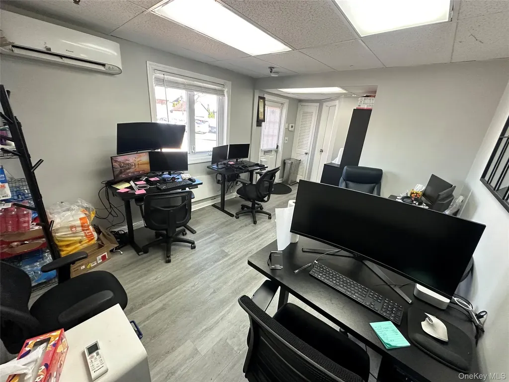 3 Crescent Street Hewlett NY 11557