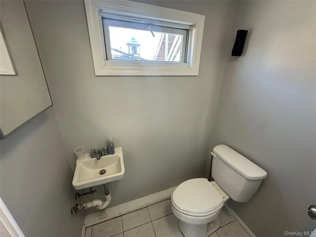 3 Crescent Street Hewlett NY 11557