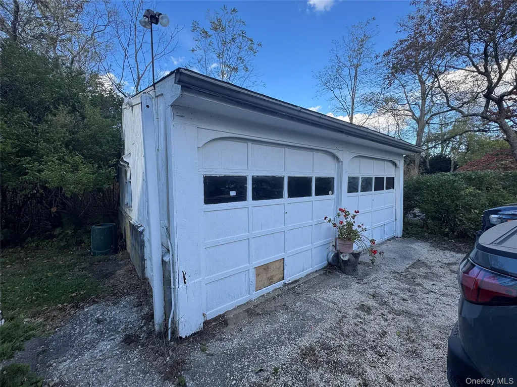 2875 Montauk Highway Brookhaven NY 11719