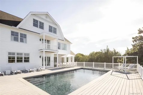 105 Waterview Drive Southold NY 11971