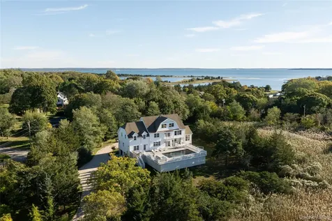 105 Waterview Drive Southold NY 11971