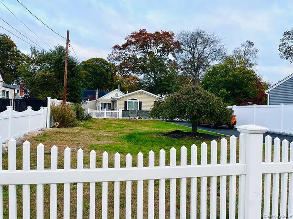 219 Litchfield Avenue Babylon NY 11702