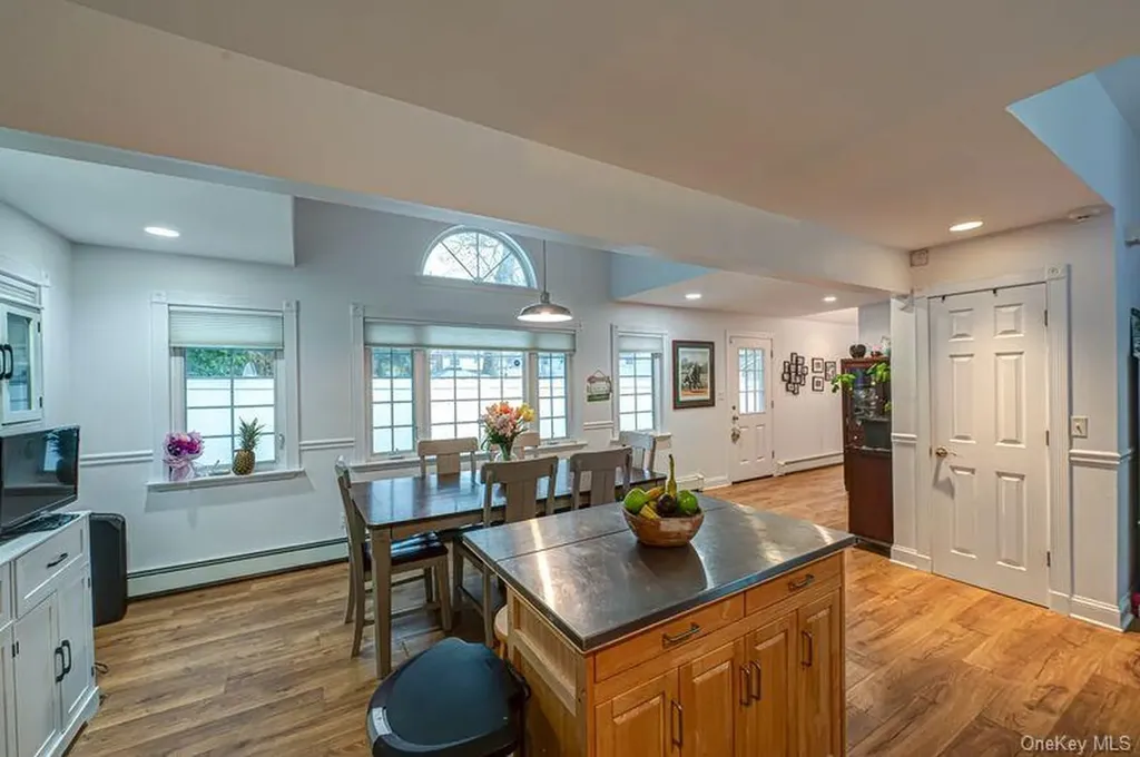219 Litchfield Avenue Babylon NY 11702