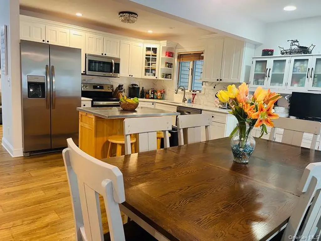 219 Litchfield Avenue Babylon NY 11702