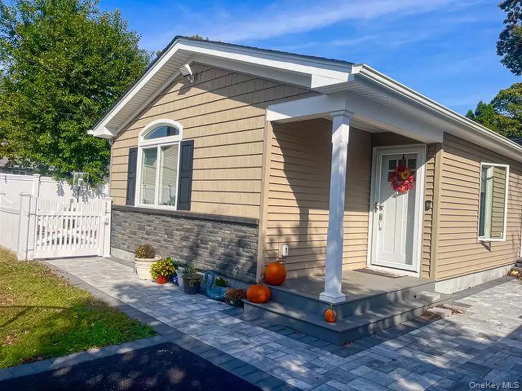 219 Litchfield Avenue Babylon NY 11702