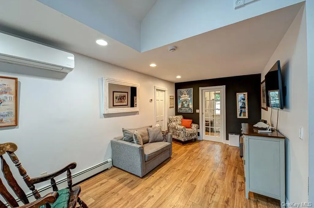 219 Litchfield Avenue Babylon NY 11702