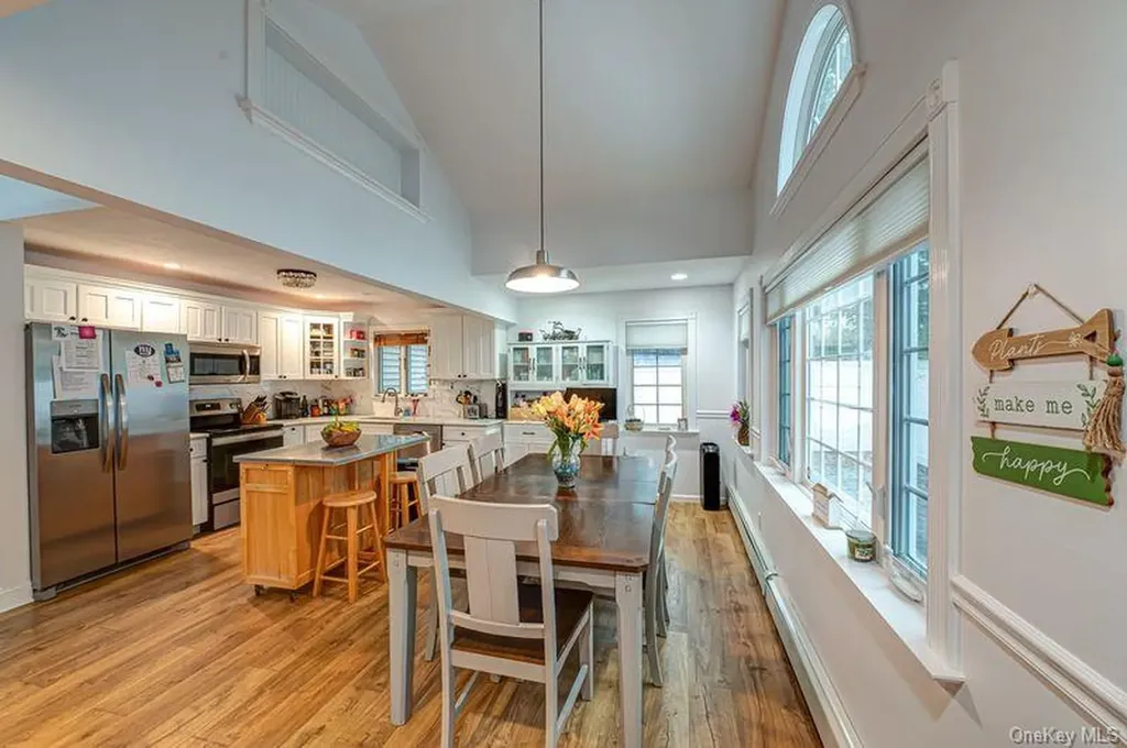 219 Litchfield Avenue Babylon NY 11702