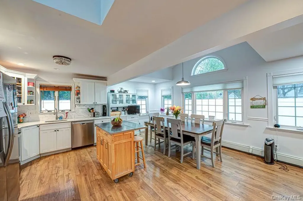 219 Litchfield Avenue Babylon NY 11702
