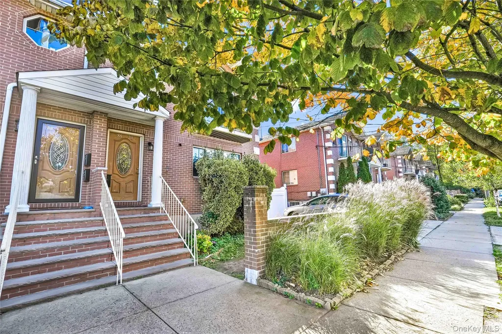 88-20 70th Road Forest Hills NY 11375