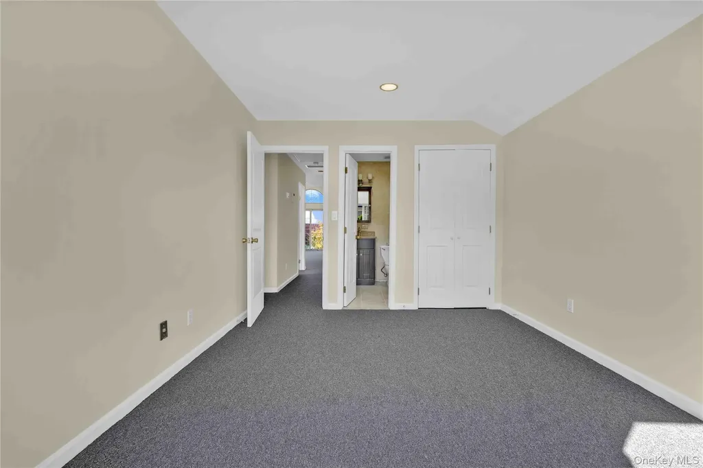 88-20 70th Road Forest Hills NY 11375