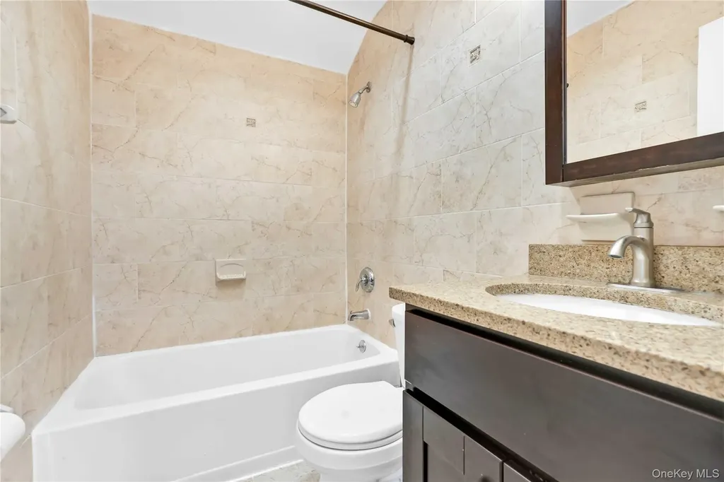 88-20 70th Road Forest Hills NY 11375