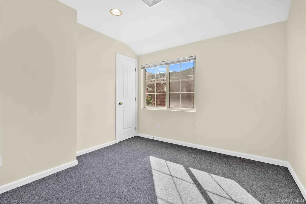 88-20 70th Road Forest Hills NY 11375