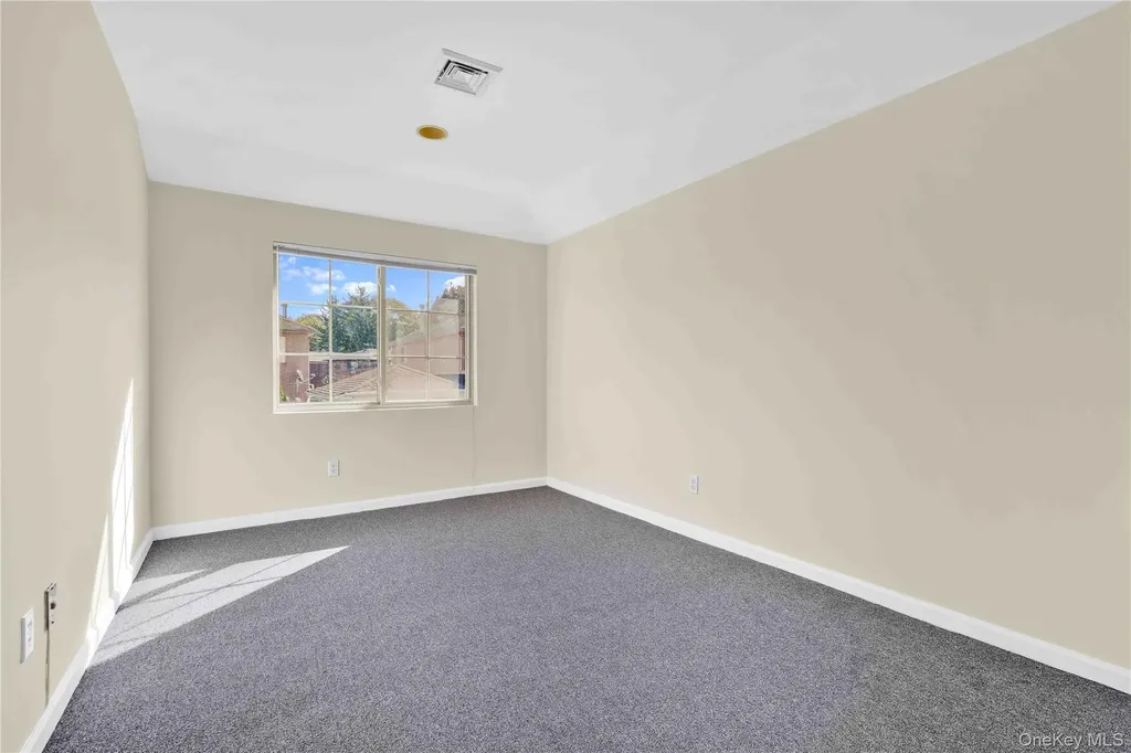 88-20 70th Road Forest Hills NY 11375