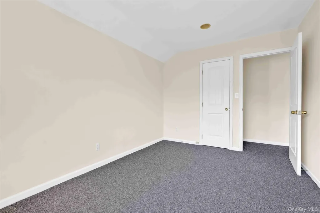 88-20 70th Road Forest Hills NY 11375