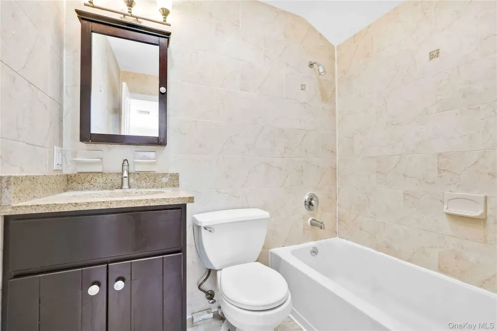 88-20 70th Road Forest Hills NY 11375