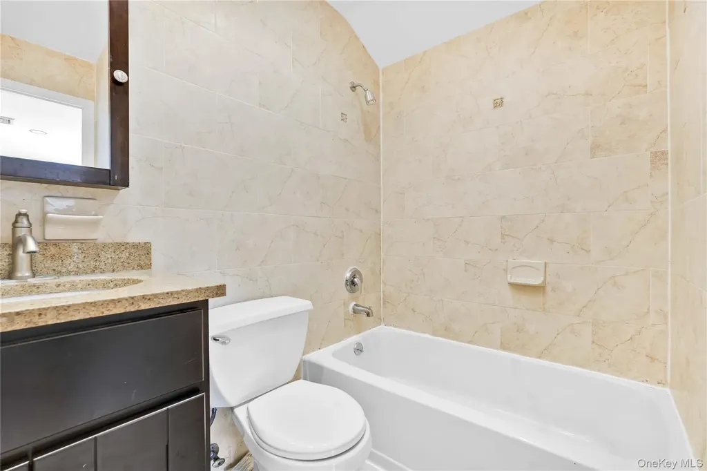 88-20 70th Road Forest Hills NY 11375