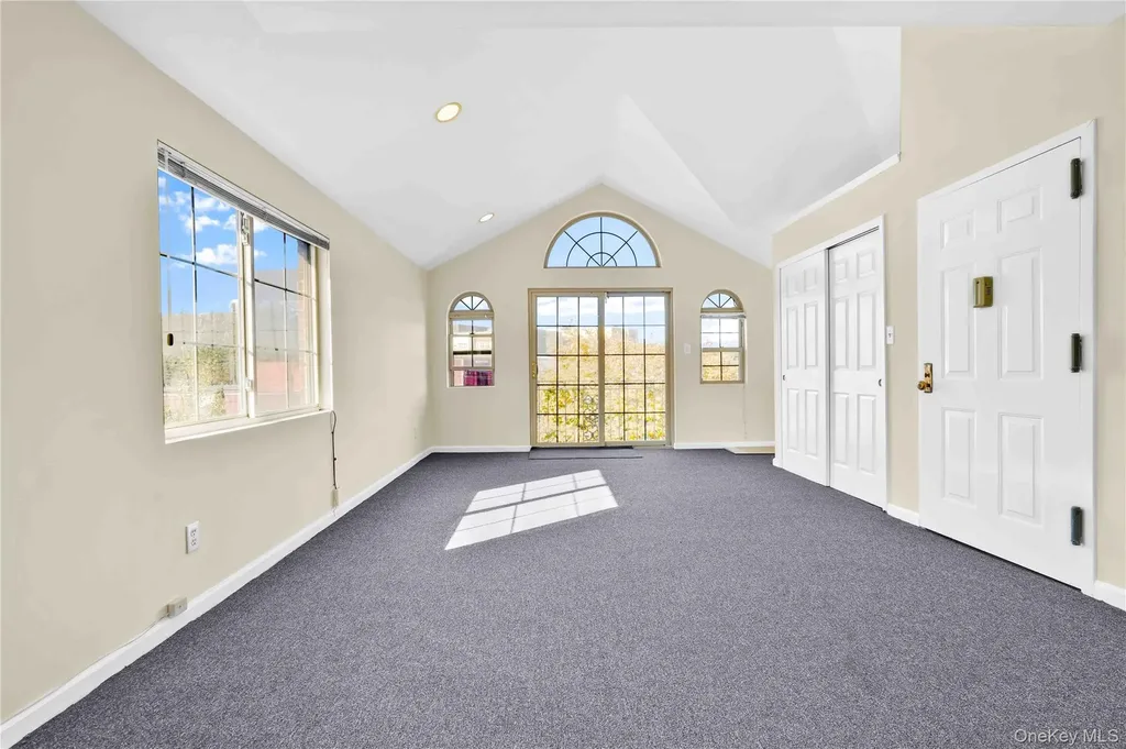 88-20 70th Road Forest Hills NY 11375