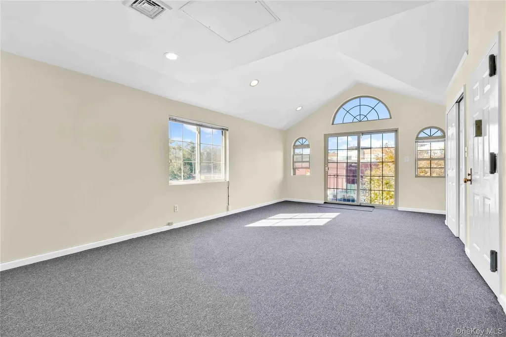88-20 70th Road Forest Hills NY 11375