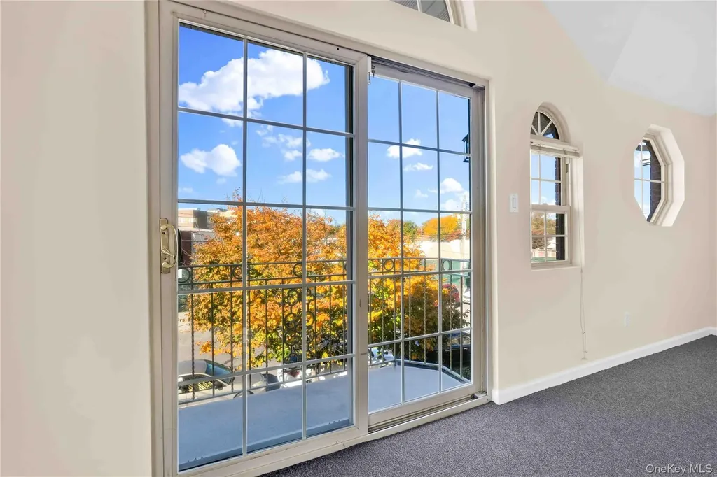 88-20 70th Road Forest Hills NY 11375