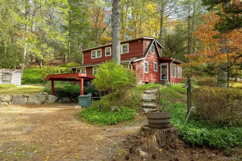 9 Barrett Circle Court Carmel NY 10512