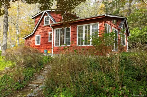 9 Barrett Circle Court Carmel NY 10512