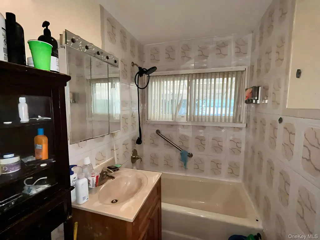 46 Heathcote Road Yonkers NY 10710