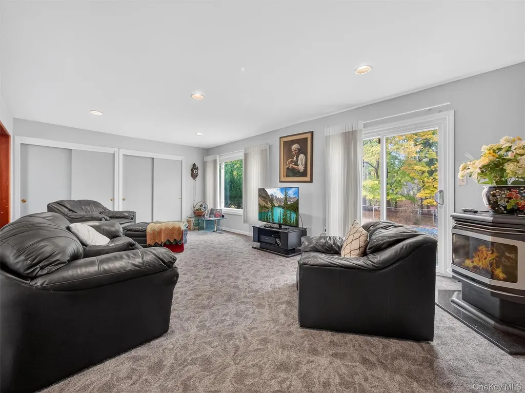 2 Kings Gate Road Suffern NY 10901