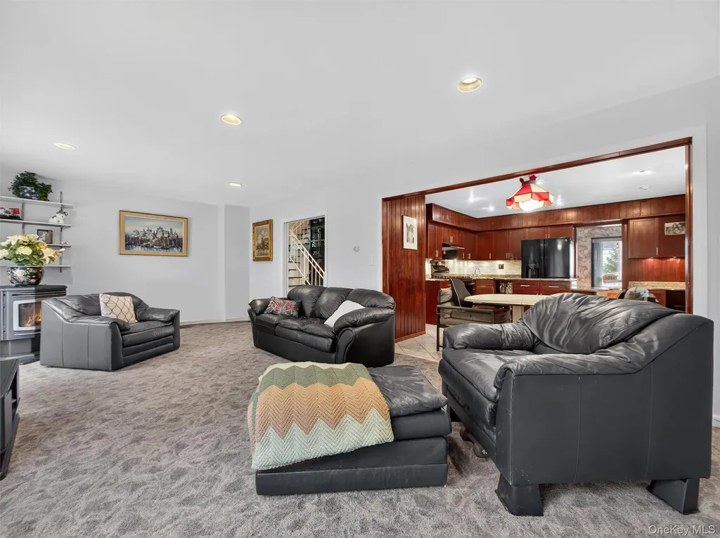 2 Kings Gate Road Suffern NY 10901