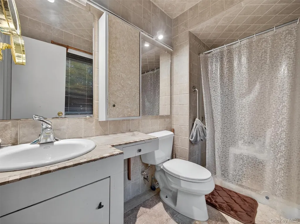 2 Kings Gate Road Suffern NY 10901