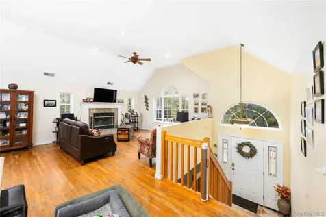 36 Troxell Trail Carmel NY 10512