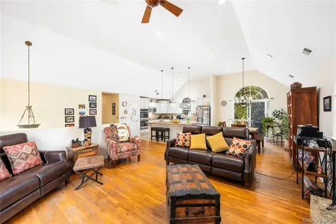 36 Troxell Trail Carmel NY 10512