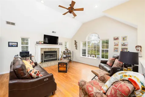 36 Troxell Trail Carmel NY 10512