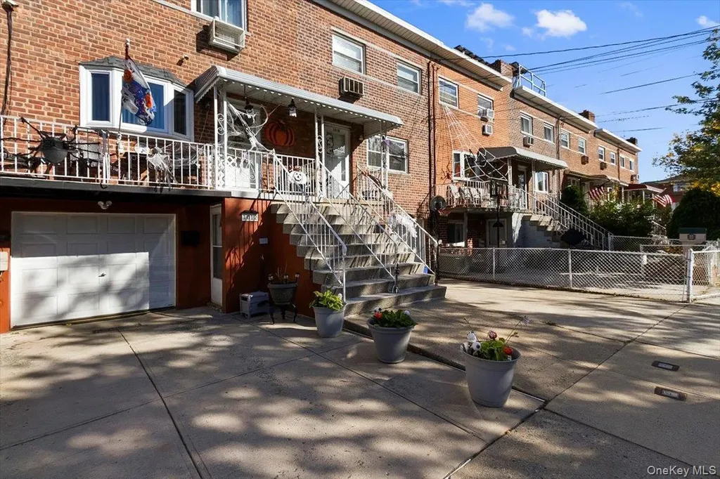 1012 Vincent Avenue Bronx NY 10465