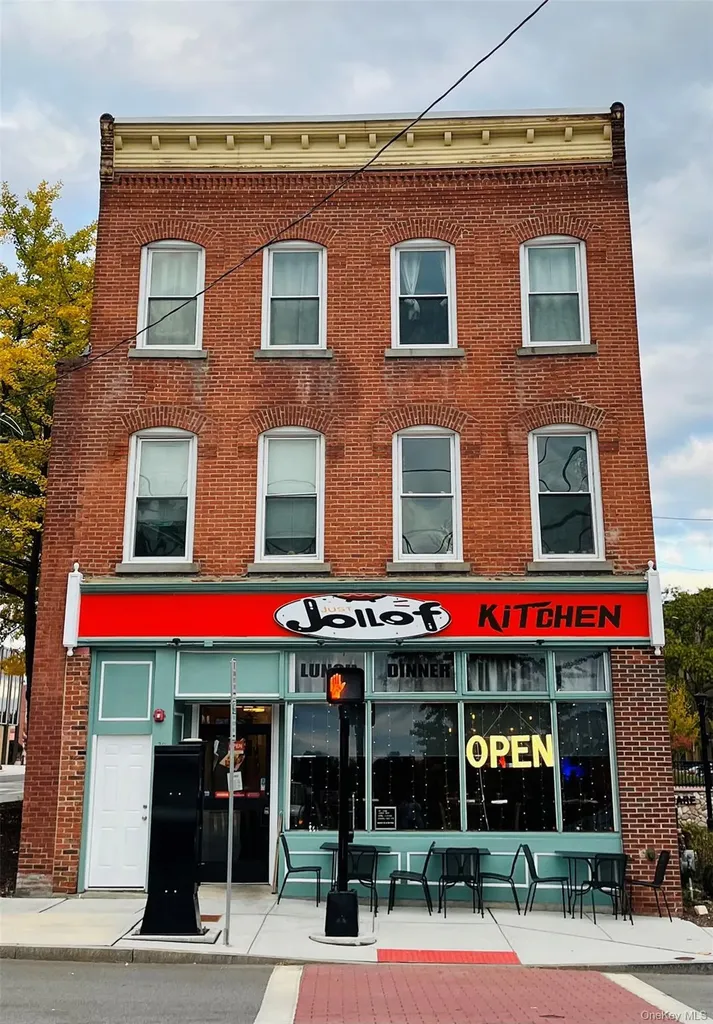 39 W Main Street Middletown NY 10940