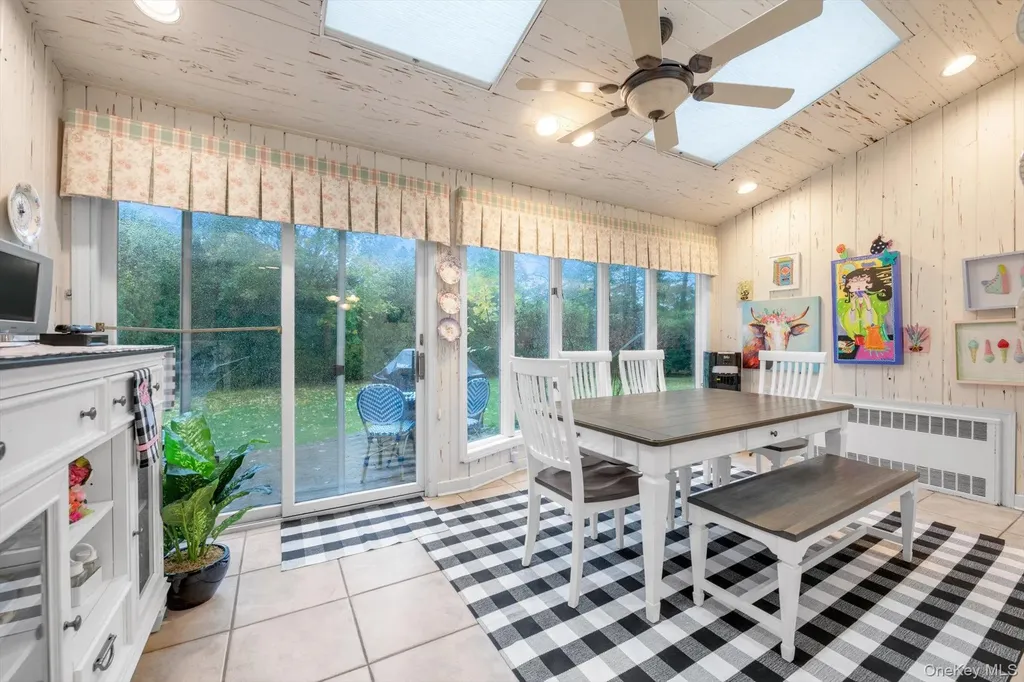 1339 E Boxwood Drive E Hewlett Harbor NY 11557