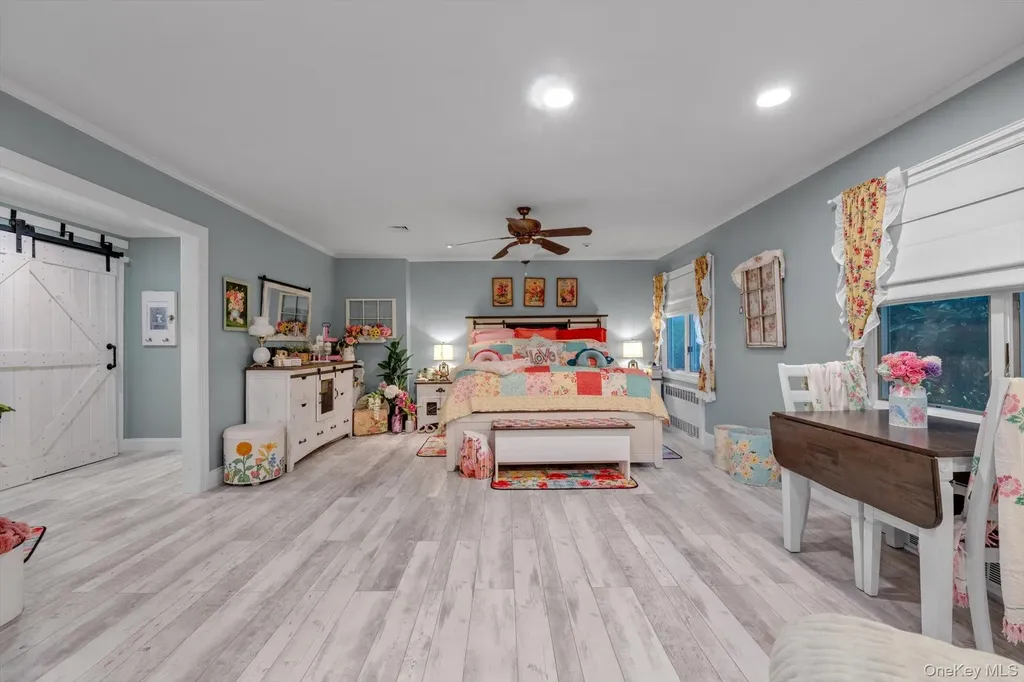 1339 E Boxwood Drive E Hewlett Harbor NY 11557