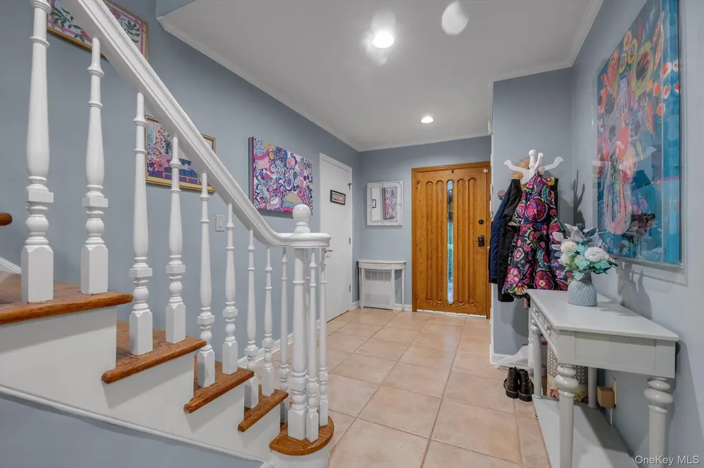 1339 E Boxwood Drive E Hewlett Harbor NY 11557