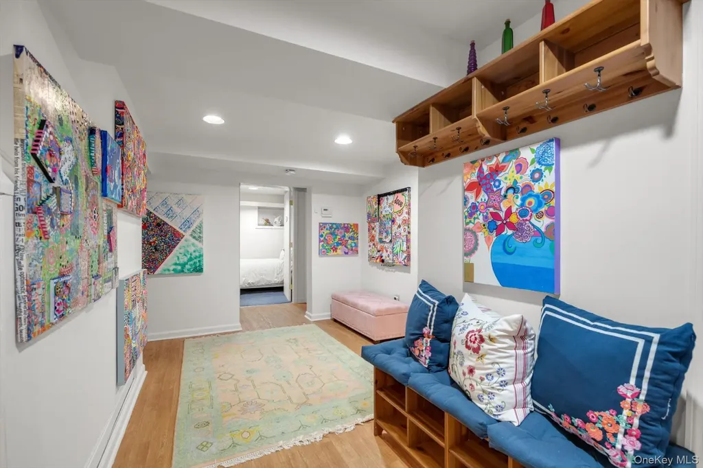 1339 E Boxwood Drive E Hewlett Harbor NY 11557