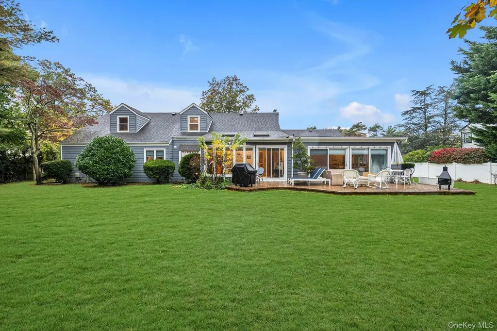 1339 E Boxwood Drive E Hewlett Harbor NY 11557