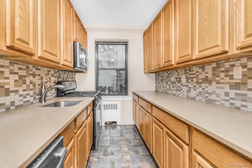 3840 Greystone Bronx NY 10463