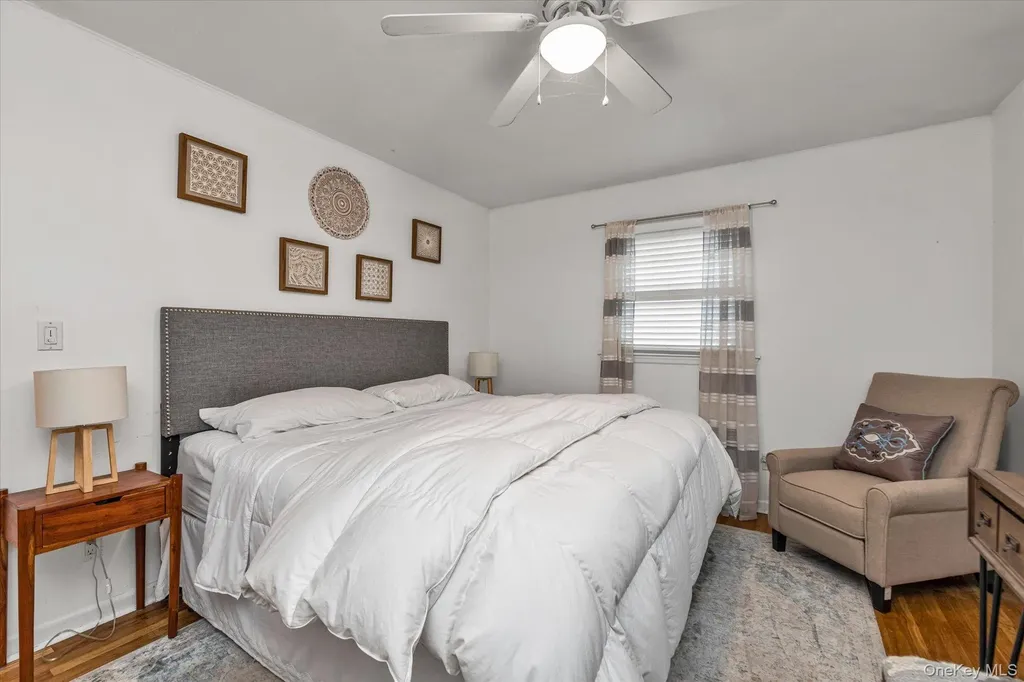 26 Cheshire Road Inwood NY 11096