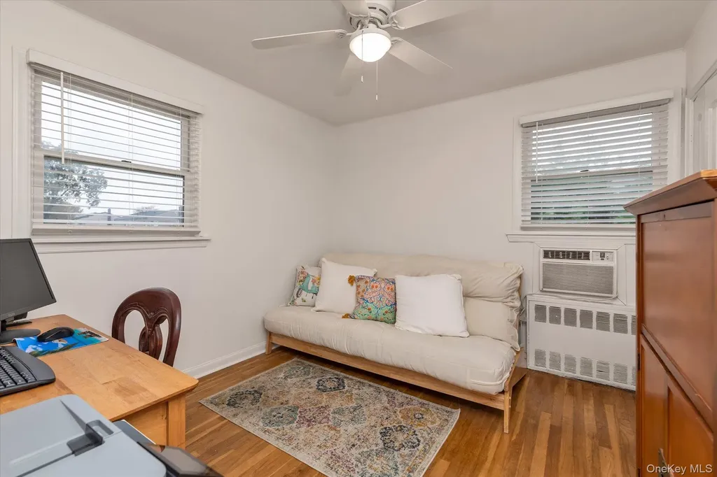 26 Cheshire Road Inwood NY 11096